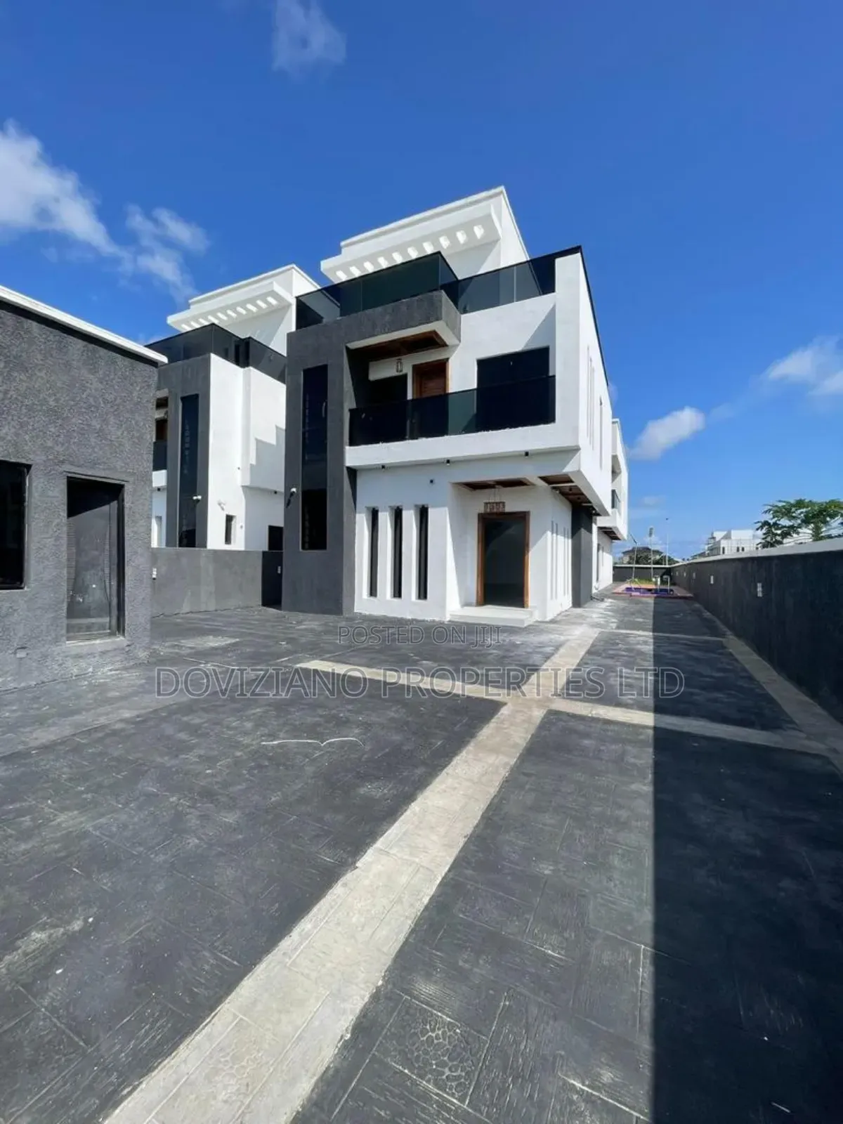 5bdrm Duplex in Ajah for sale in Ajah