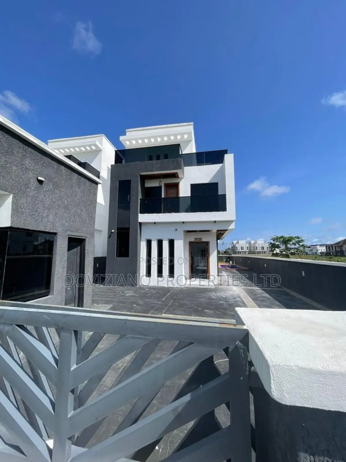 5bdrm Duplex in Ajah for sale in Ajah