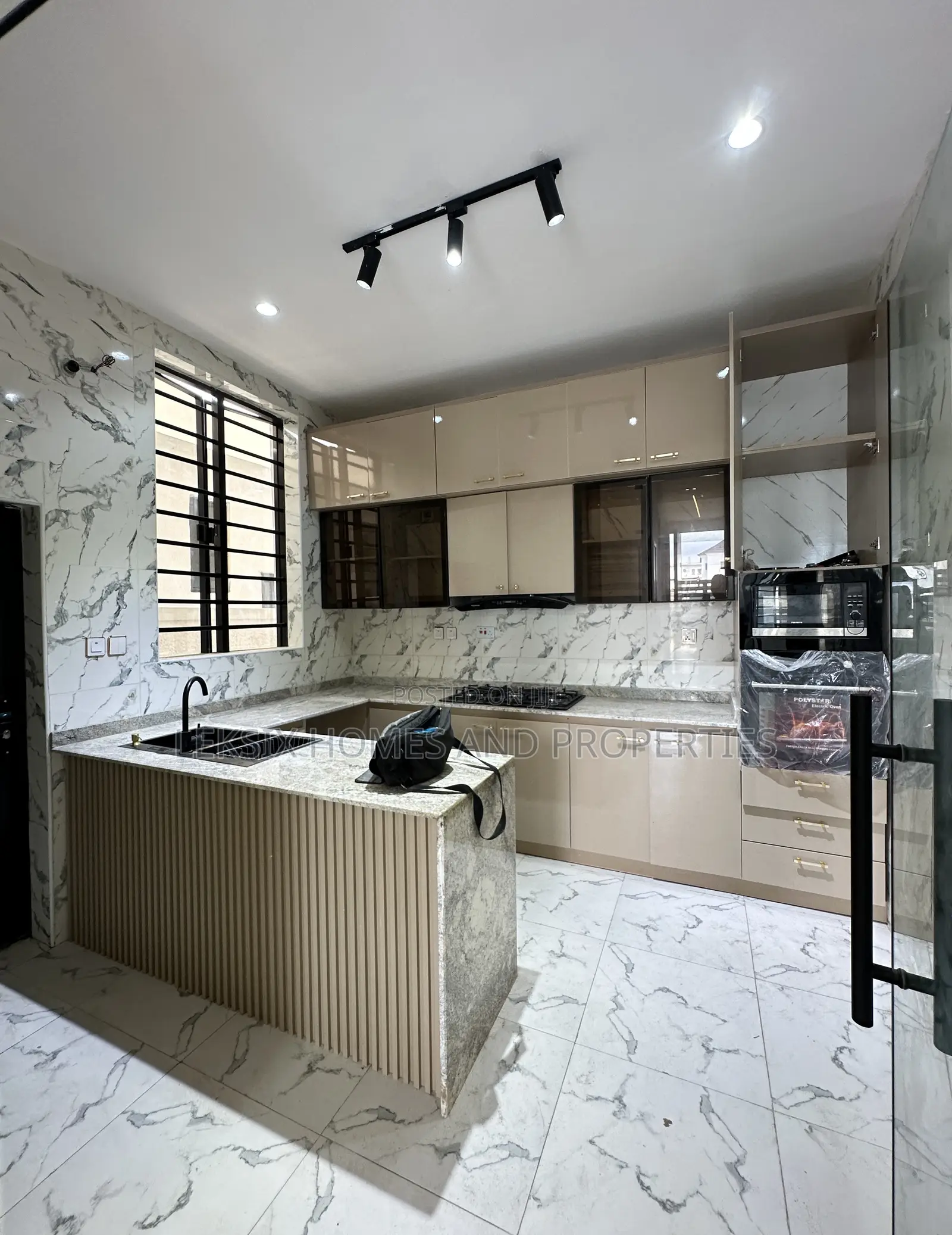 4bdrm Duplex in A Well Secured, Ikota for sale in Ikota