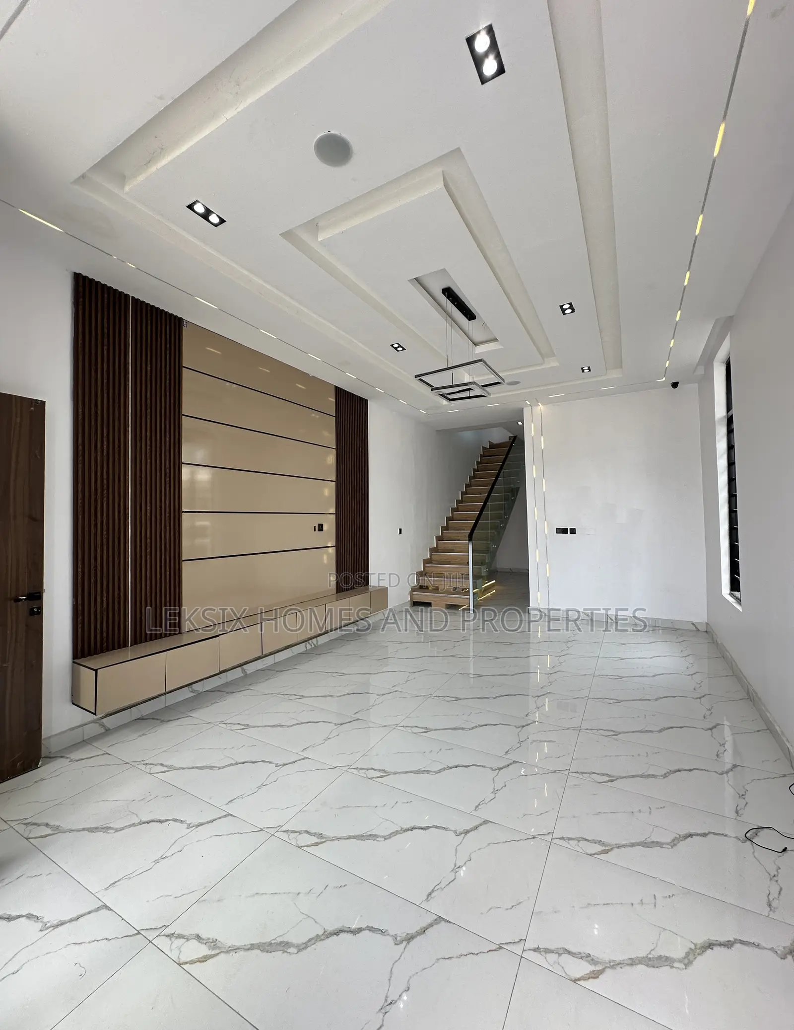 4bdrm Duplex in A Well Secured, Ikota for sale in Ikota