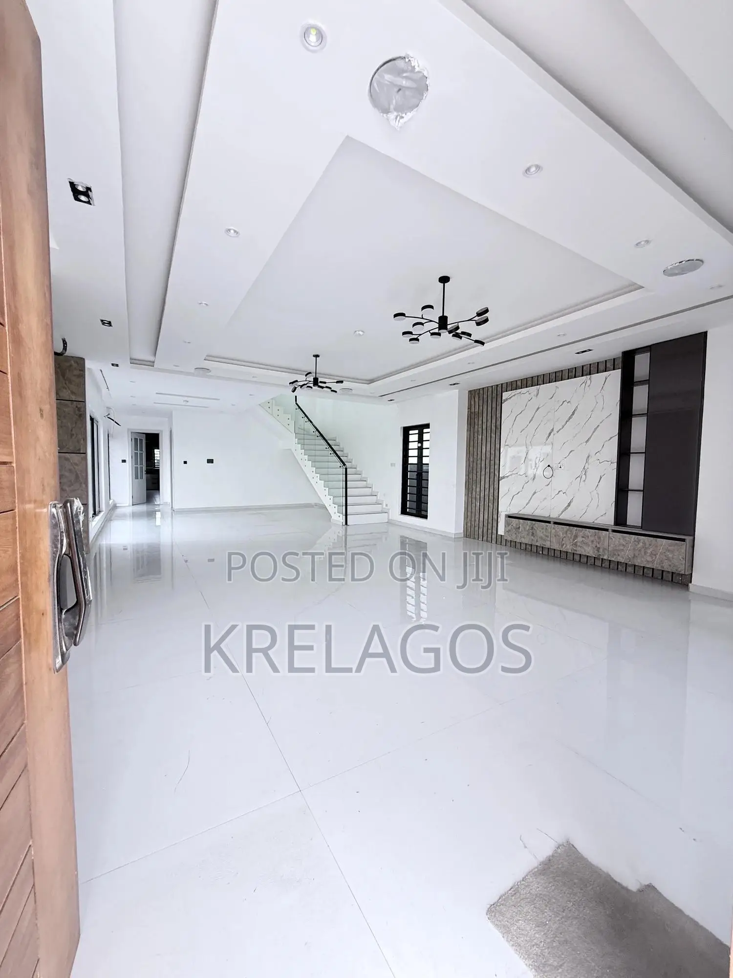 5bdrm Duplex in Royal Gardens, Off Lekki-Epe Expressway for sale in Off Lekki-Epe Expressway