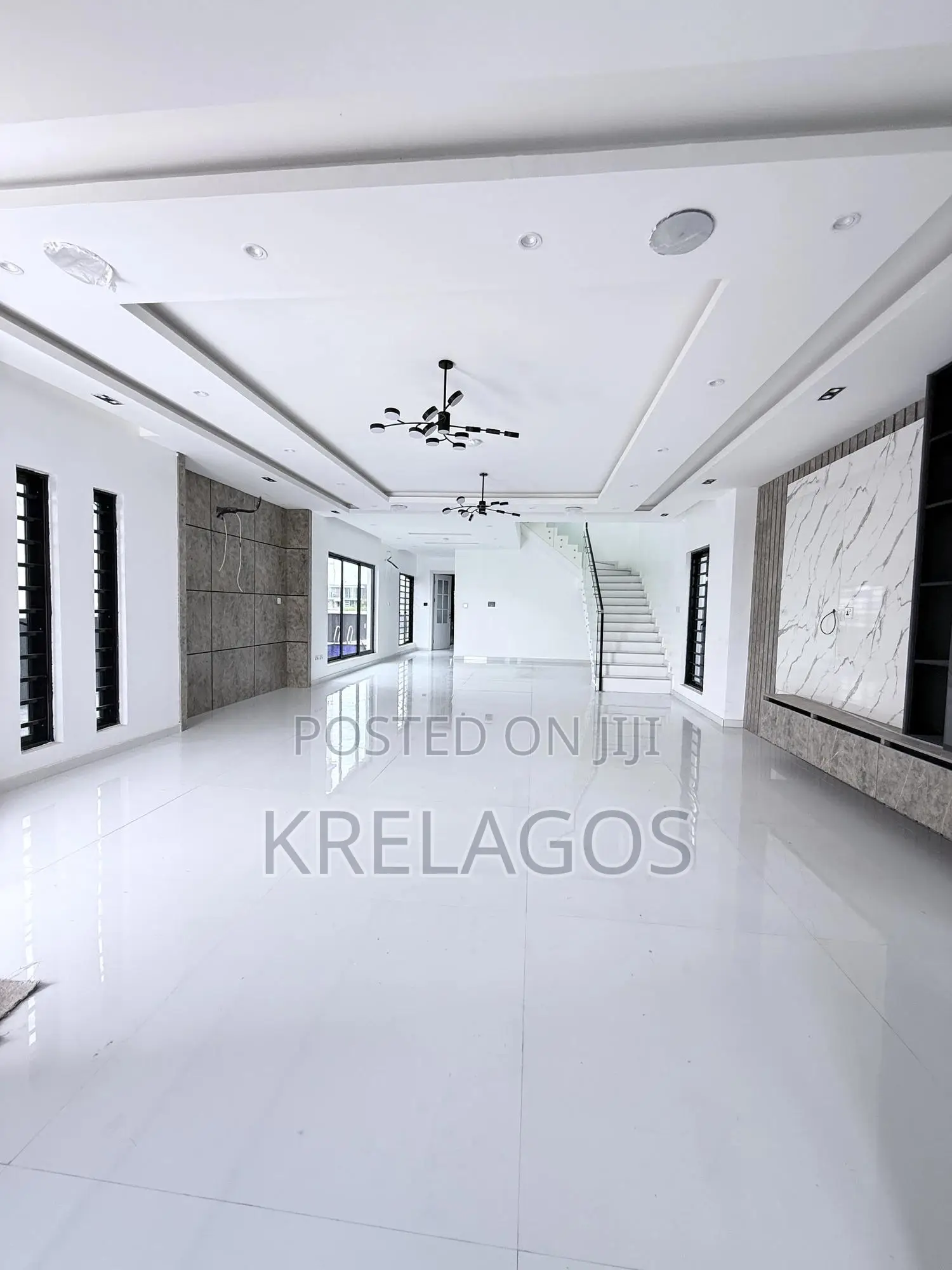 5bdrm Duplex in Royal Gardens, Off Lekki-Epe Expressway for sale in Off Lekki-Epe Expressway