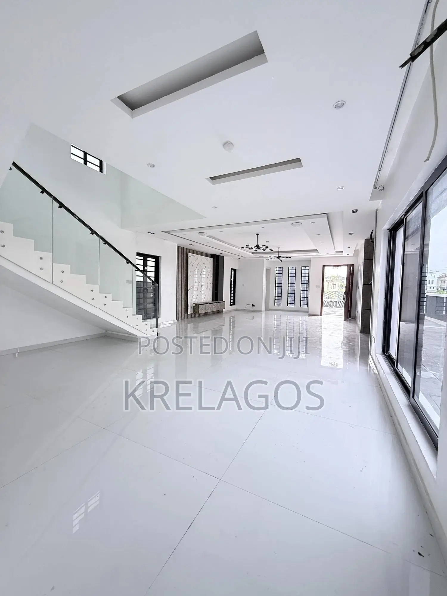 5bdrm Duplex in Royal Gardens, Off Lekki-Epe Expressway for sale in Off Lekki-Epe Expressway