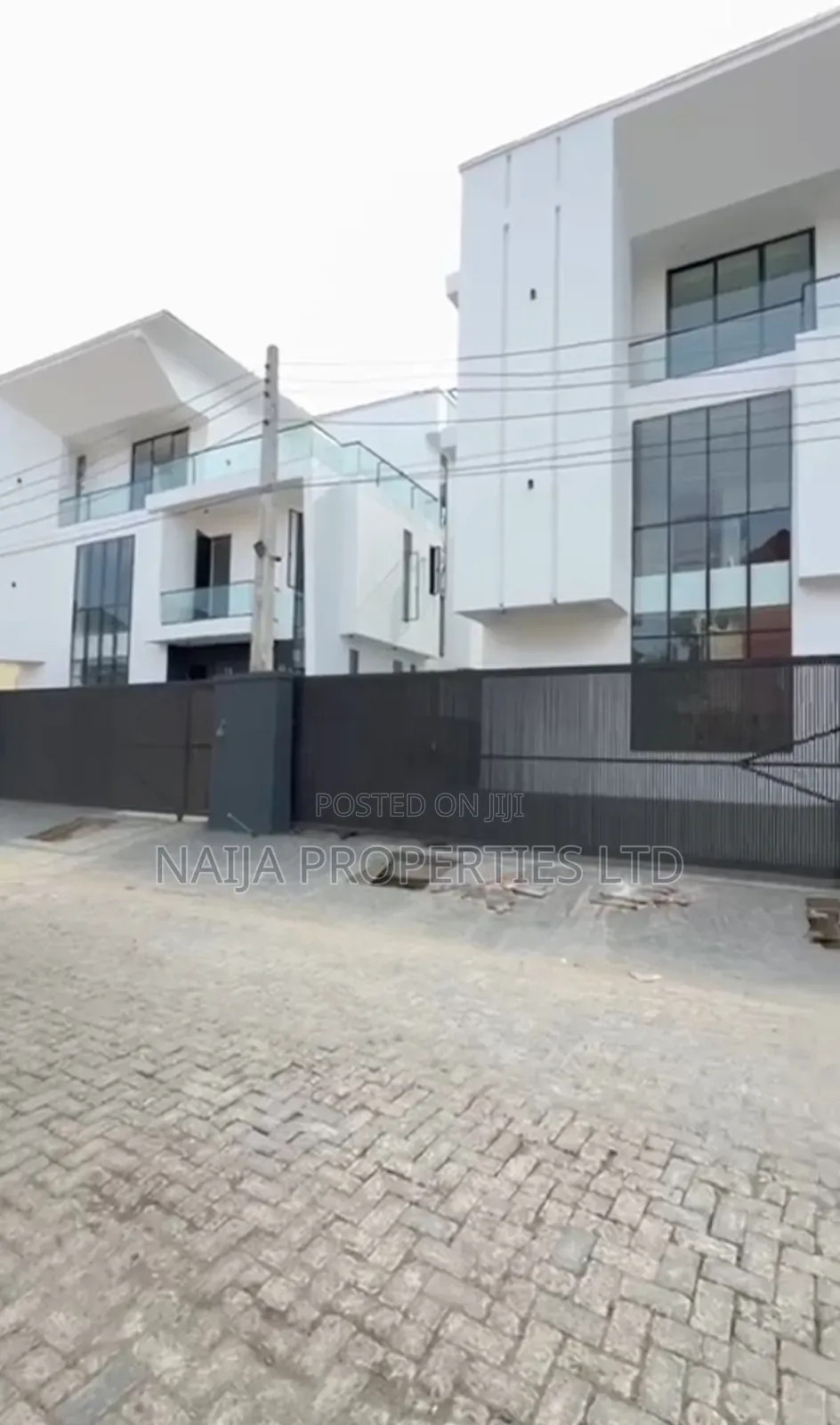 5bdrm Duplex in Osapa London, Lekki for sale in Lekki