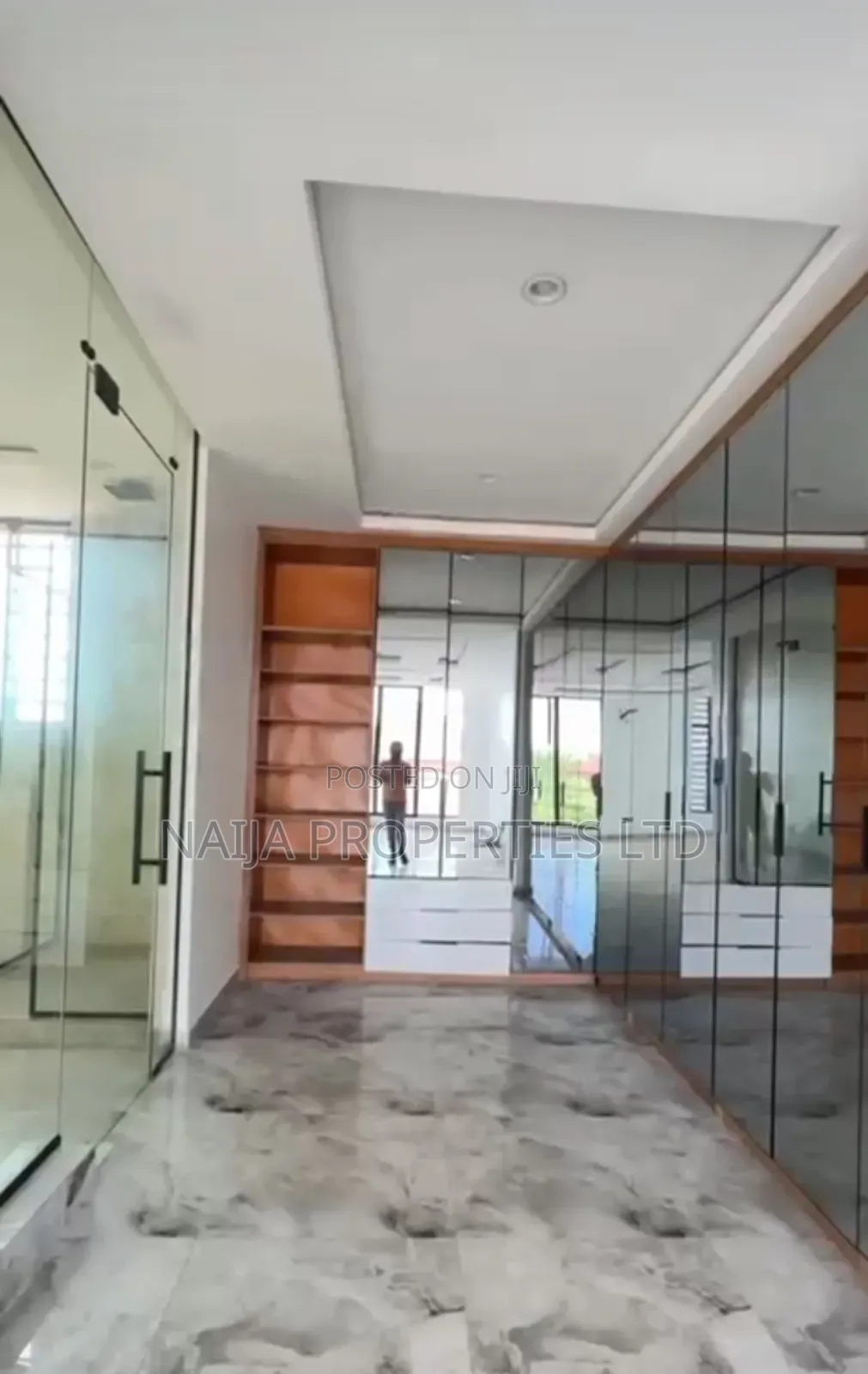 5bdrm Duplex in Osapa London, Lekki for sale in Lekki