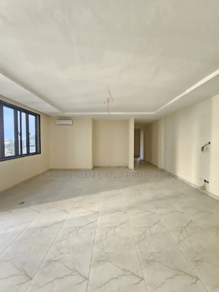 3bdrm Apartment in A Well Serene And, Lekki Phase 1 for sale in Lekki Phase 1