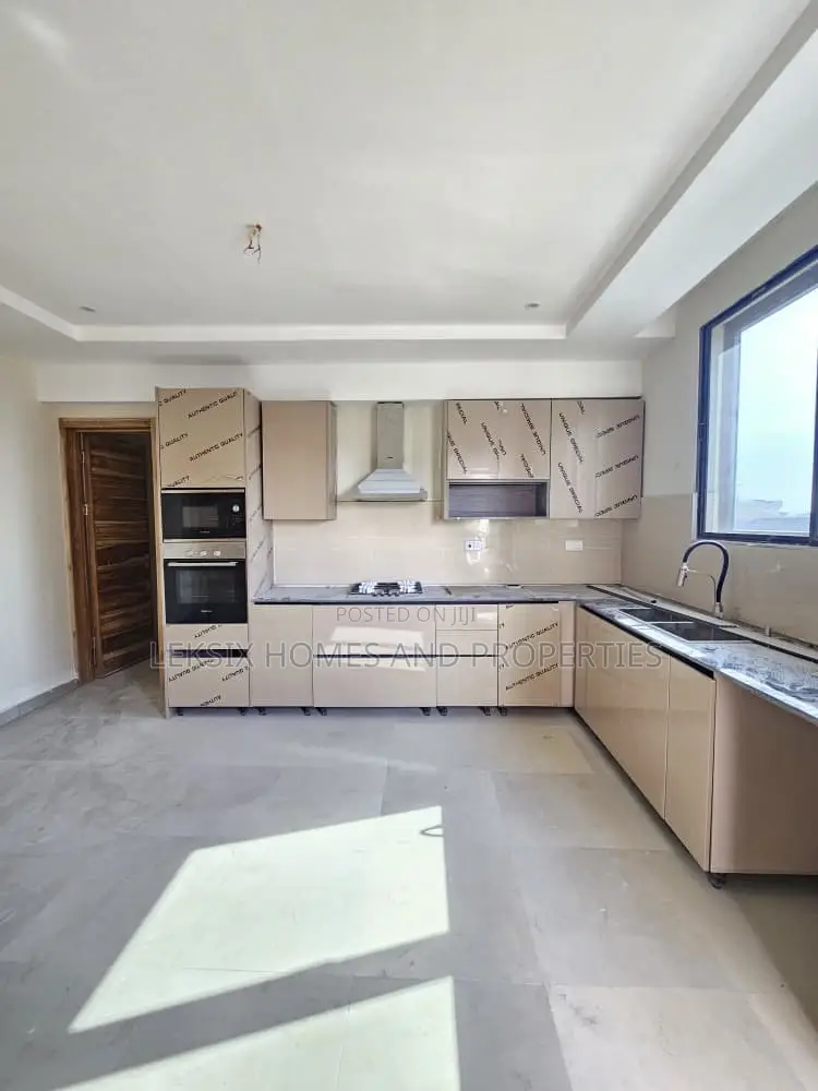 3bdrm Apartment in A Well Serene And, Lekki Phase 1 for sale in Lekki Phase 1