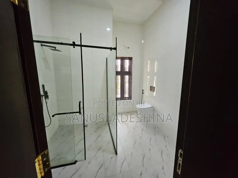 6bdrm Duplex in Gwarimpa Estate ,Fct, Gwarinpa for sale in Gwarinpa