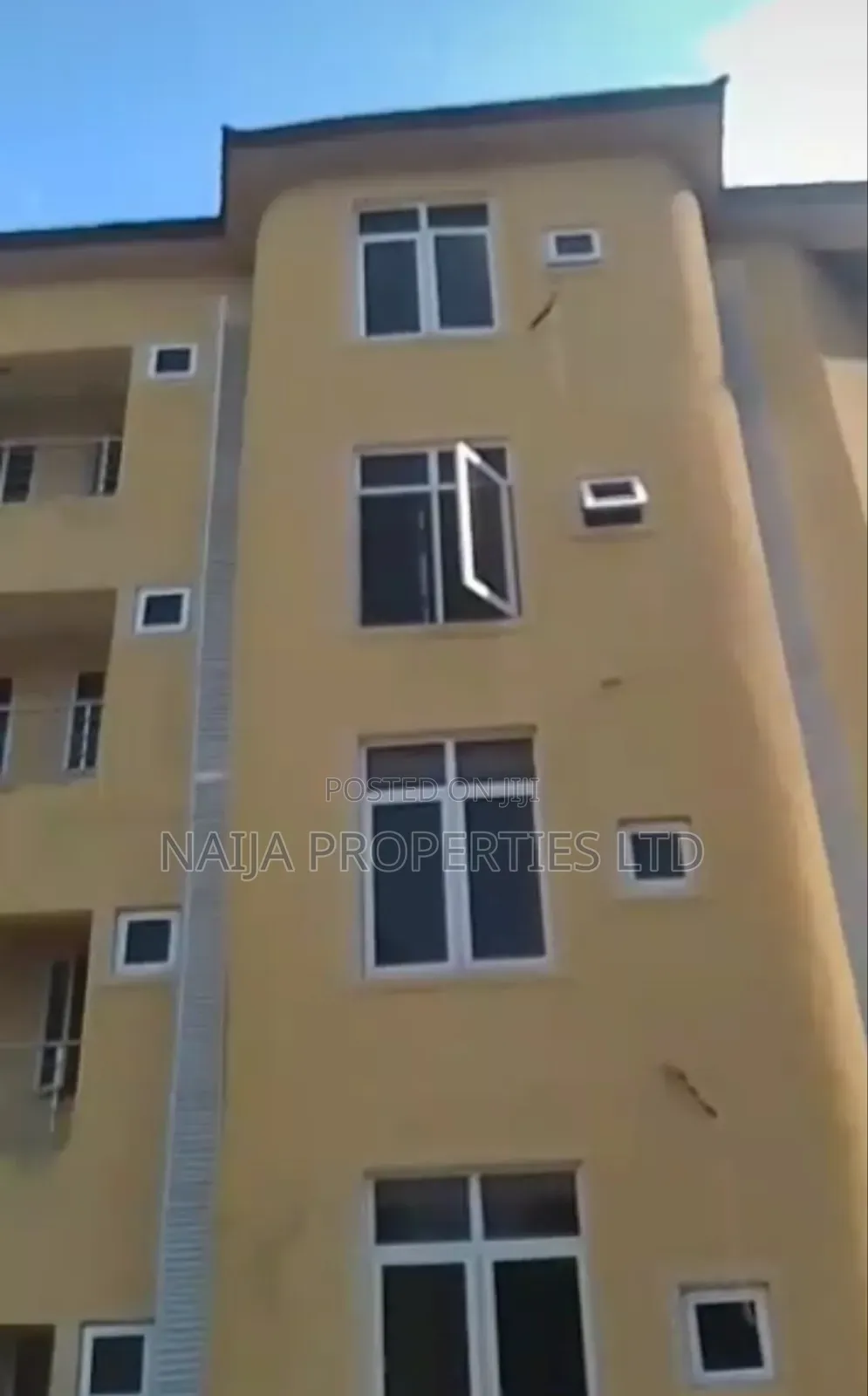 3bdrm Block of Flats in Victoria Island for sale in Victoria Island