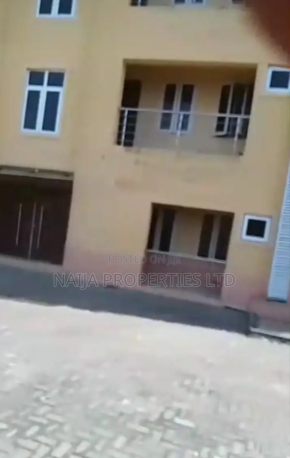 3bdrm Block of Flats in Victoria Island for sale in Victoria Island