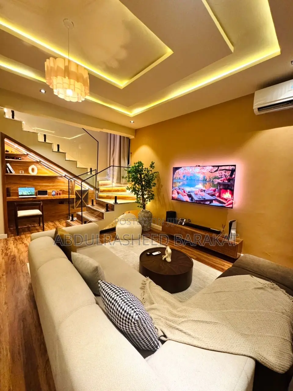 Luxury One Bed Seaview Maisonette Apartment With Gym Pool Board Games in Ikate-Elegushi