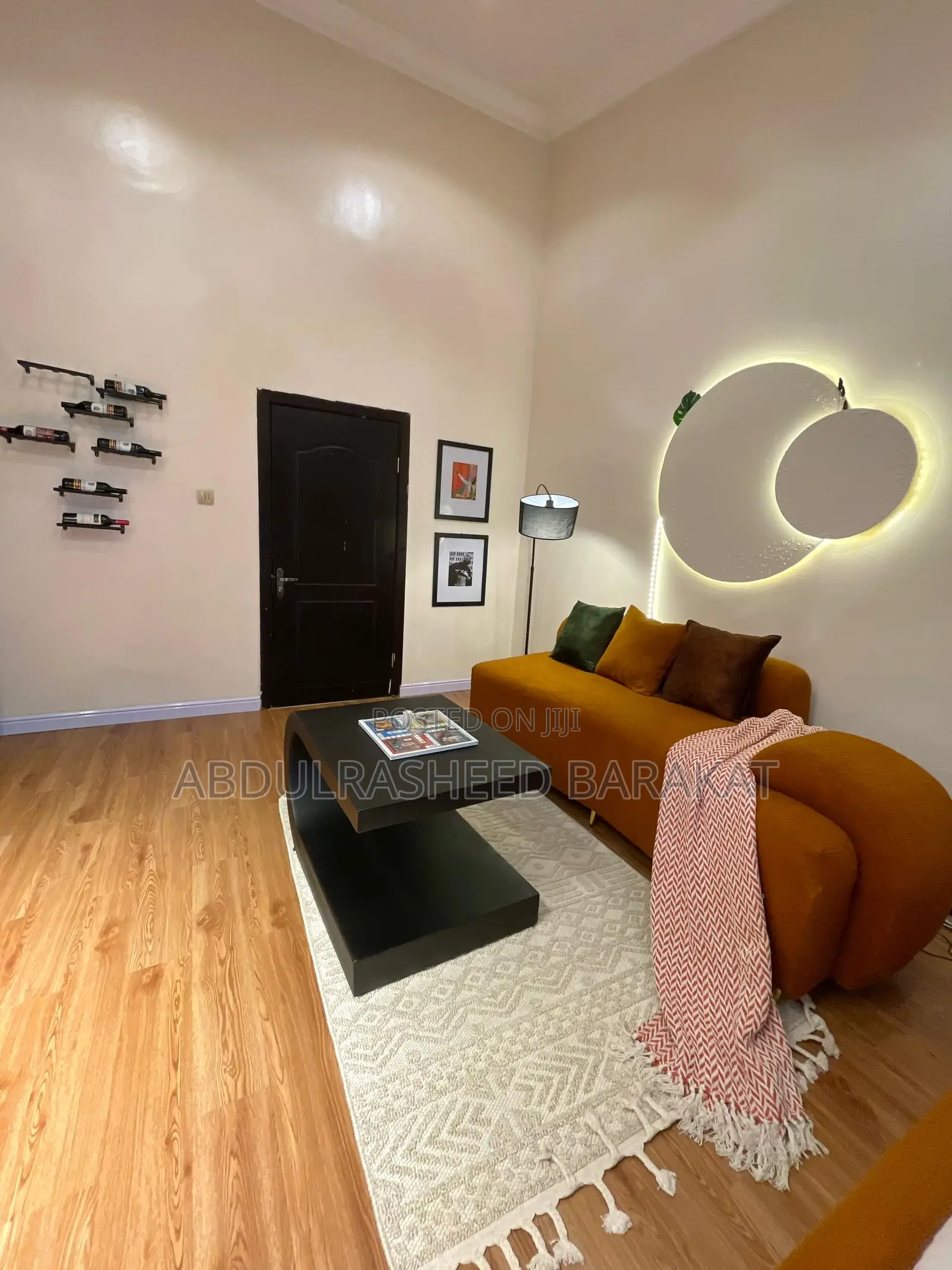 Luxury Studio Apartment With Pool and Gym Bathtub in Osapa london