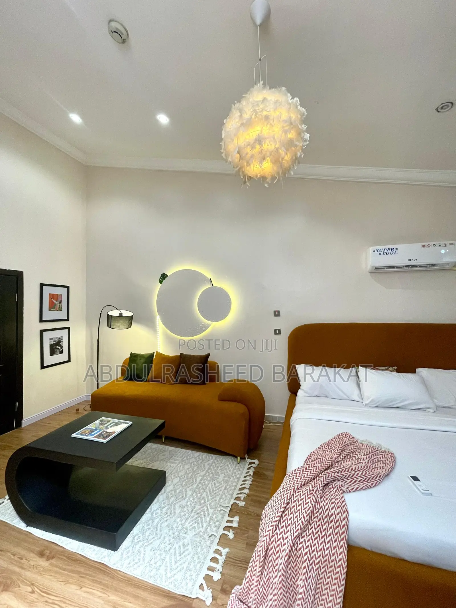 Luxury Studio Apartment With Pool and Gym Bathtub in Osapa london
