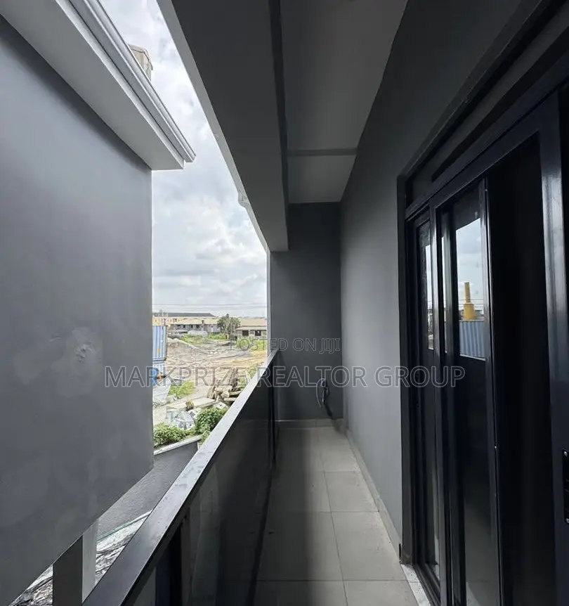 4bdrm Duplex in Omole Phase 1 Lagos for sale in Omole Phase 1