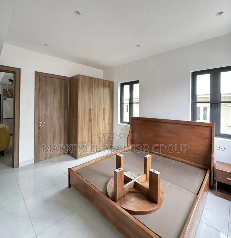3bdrm Apartment in Yaba Lagos for sale in Yaba