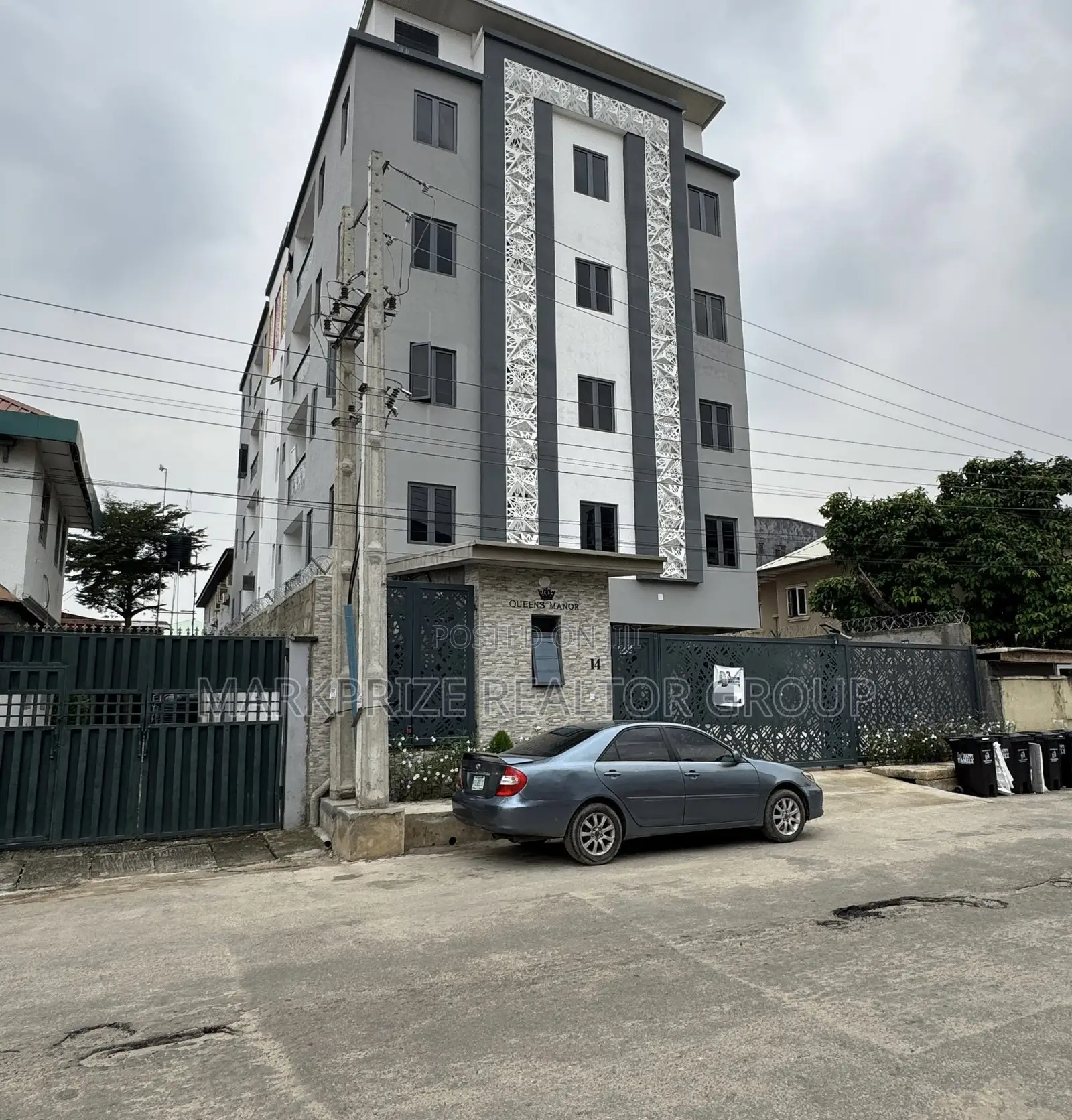3bdrm Apartment in Yaba Lagos for sale in Yaba