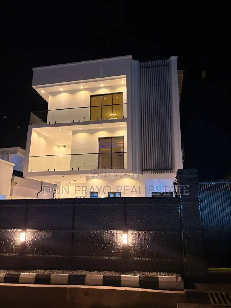 5bdrm Duplex in Oluyole Estate for sale in Oluyole