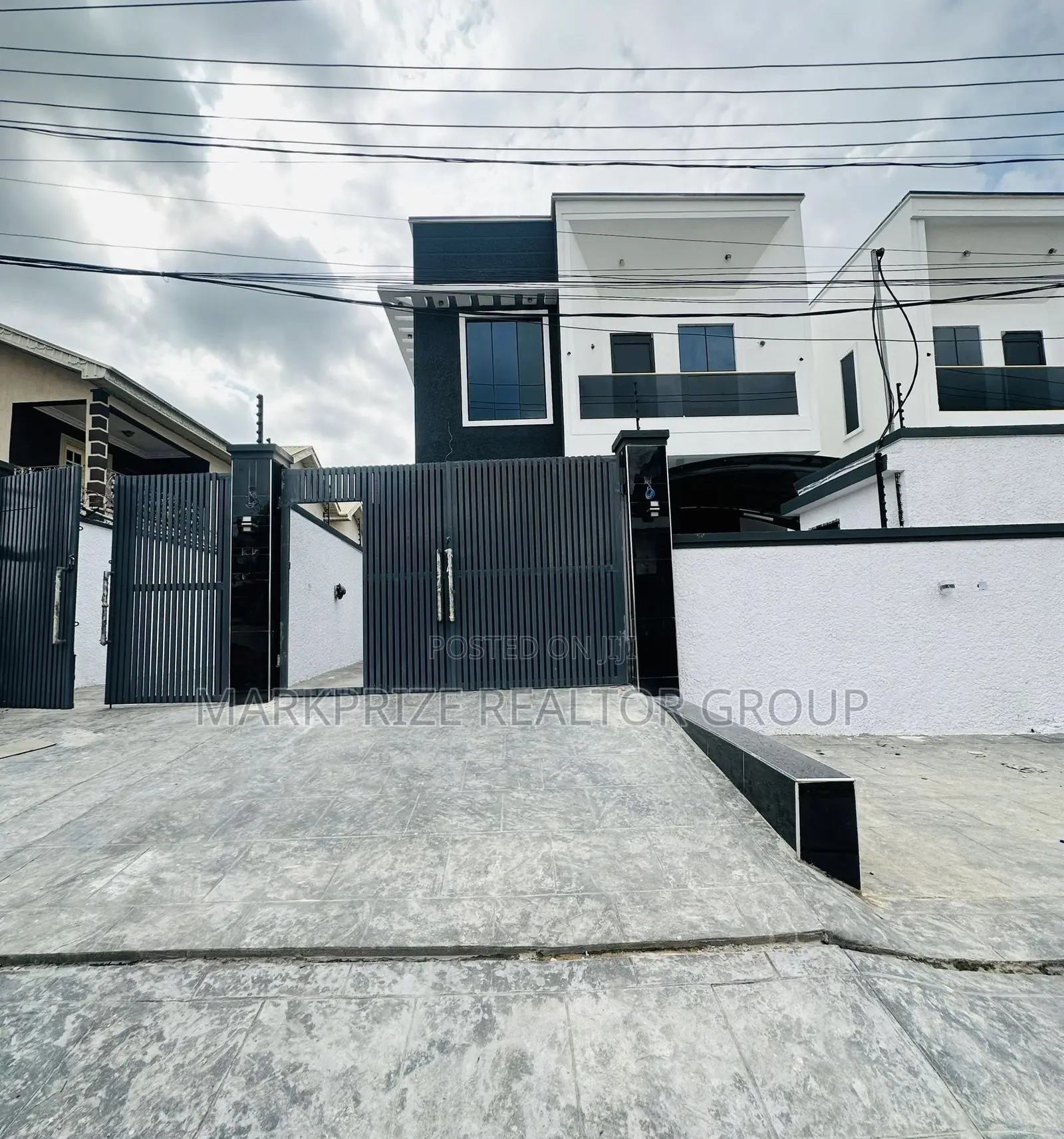 5bdrm Duplex in Omole Phase 2 Lagos for sale in Omole Phase 2