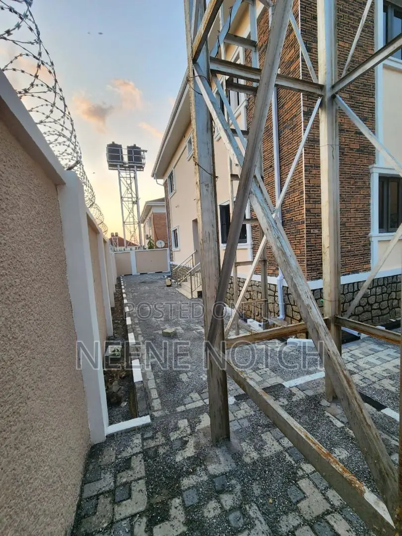 Furnished 4bdrm Duplex in Royal Estate, Apo Resettlement for rent in Apo Resettlement