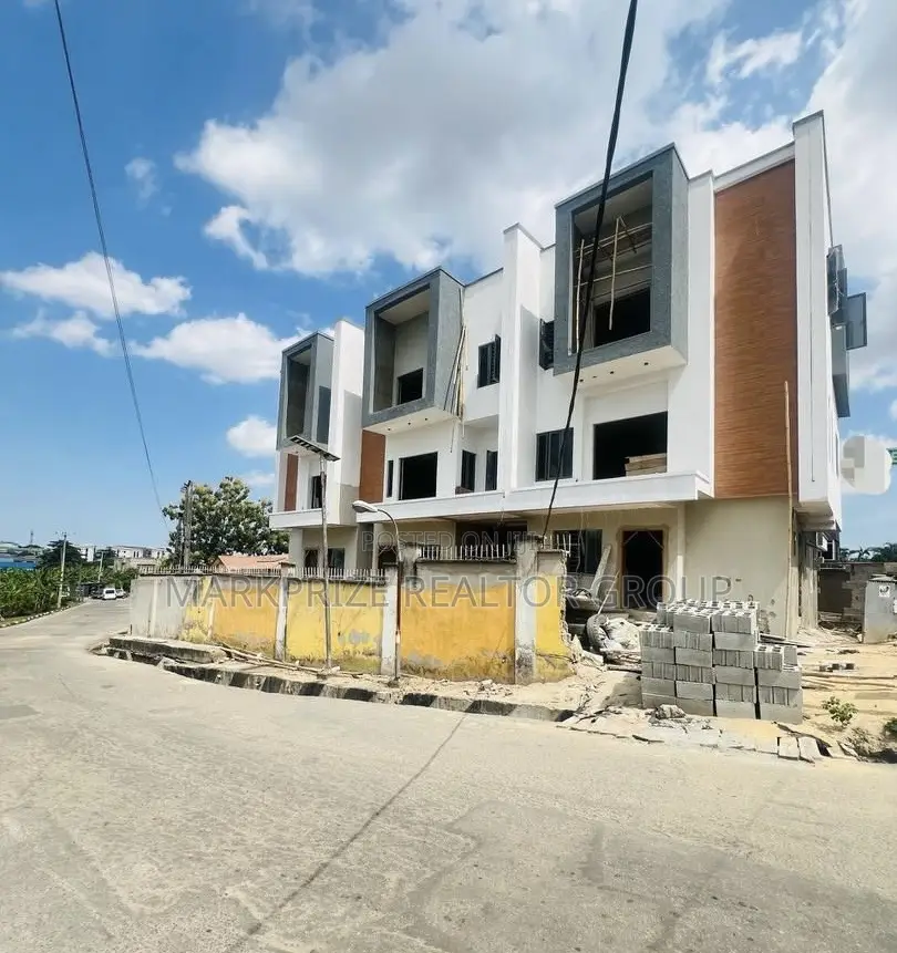 4bdrm Duplex in Adeniyi Jones Lagos for sale in Adeniyi Jones