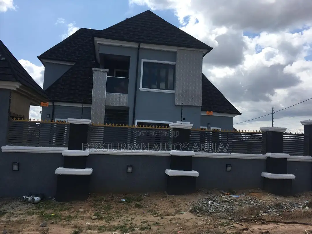 4bdrm Penthouse in Unity Estate, Pyakasa for sale in Pyakasa