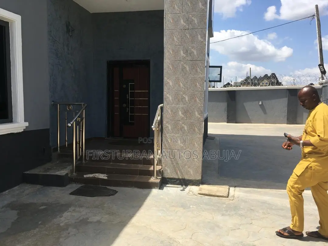 4bdrm Penthouse in Unity Estate, Pyakasa for sale in Pyakasa