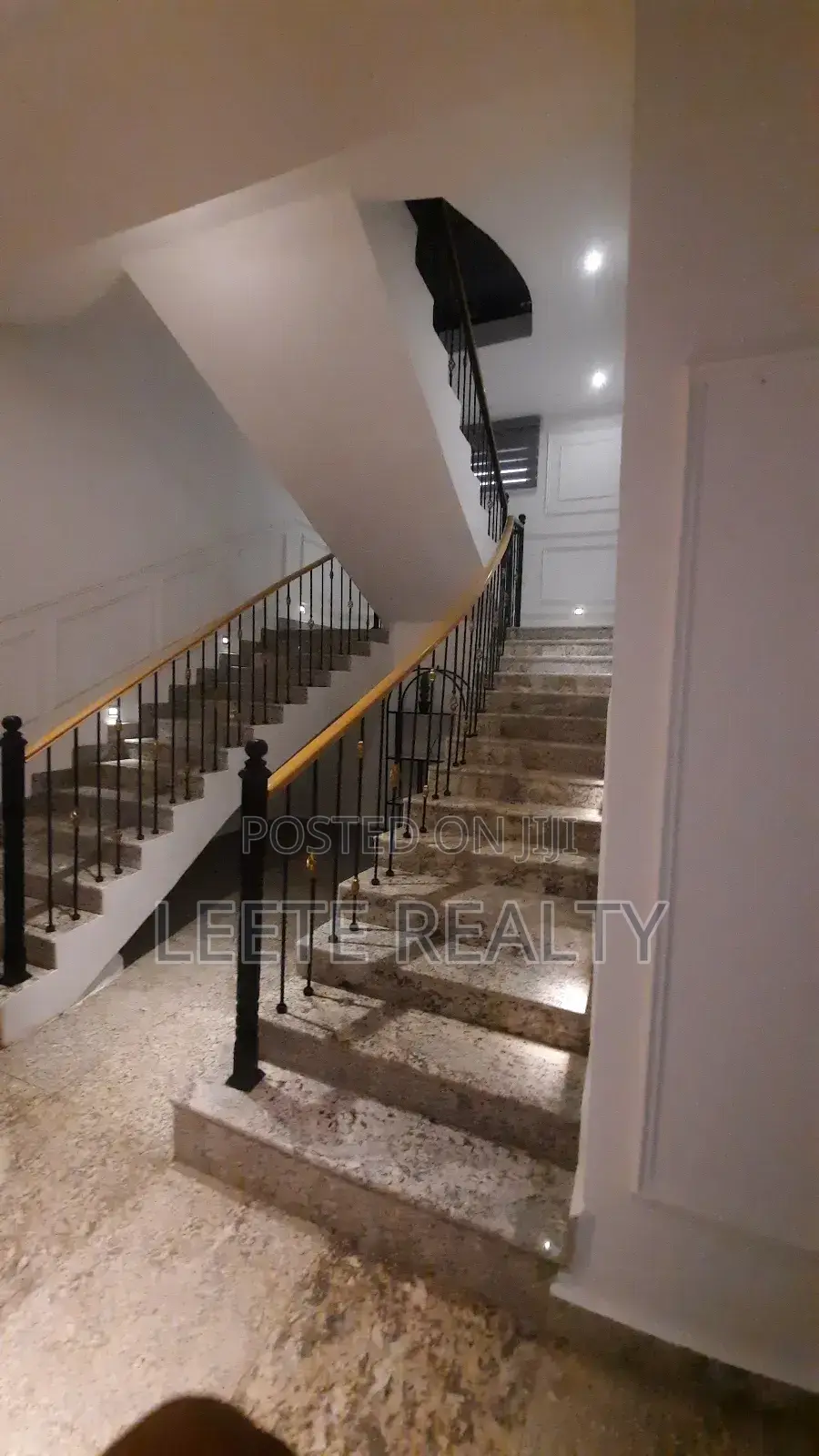 Furnished 4bdrm Duplex in Gwarinpa for sale in Gwarinpa