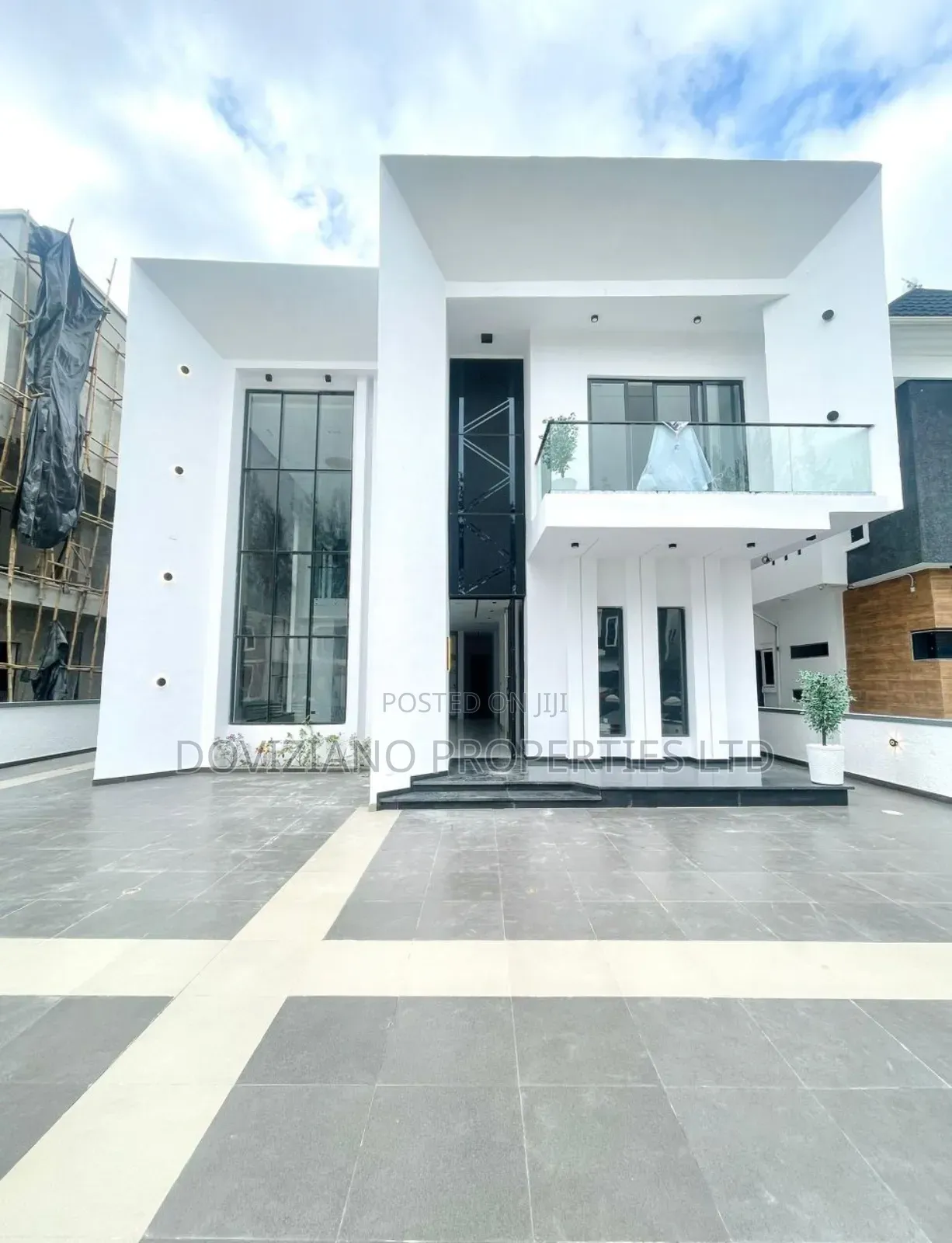 5bdrm Duplex in Ikota for sale in Ikota