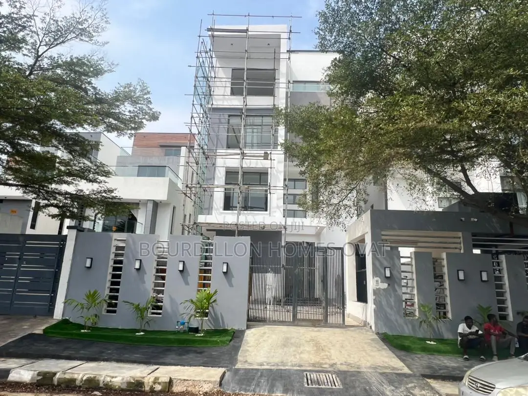 5bdrm Duplex in Banana Island for sale in Banana Island