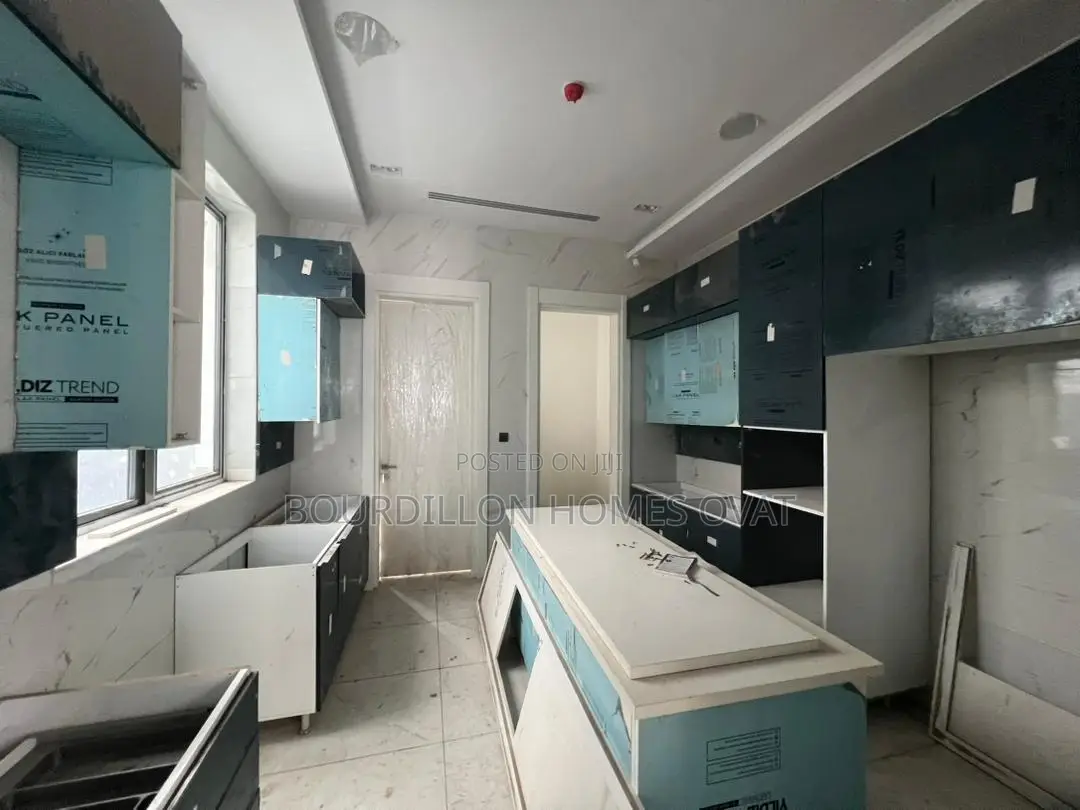 5bdrm Duplex in Banana Island for sale in Banana Island