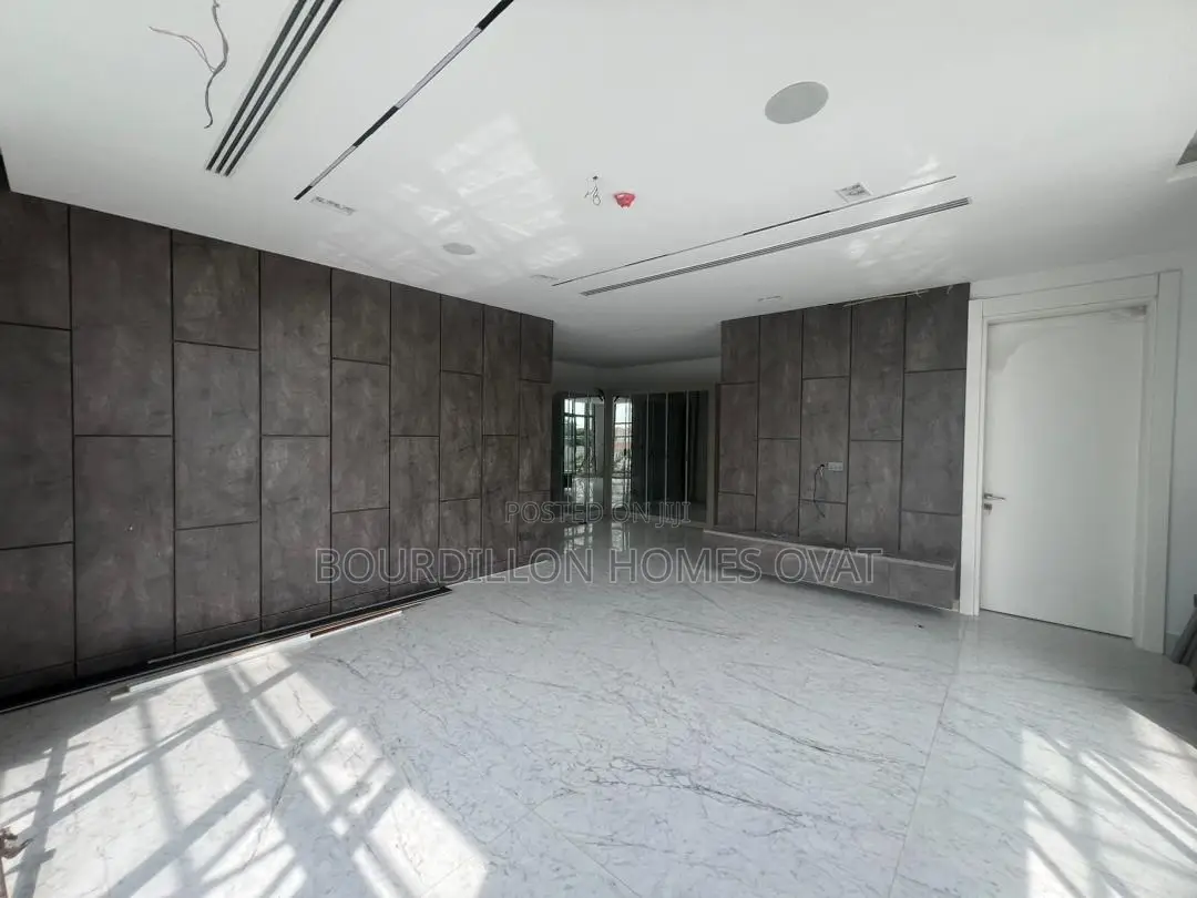 5bdrm Duplex in Banana Island for sale in Banana Island