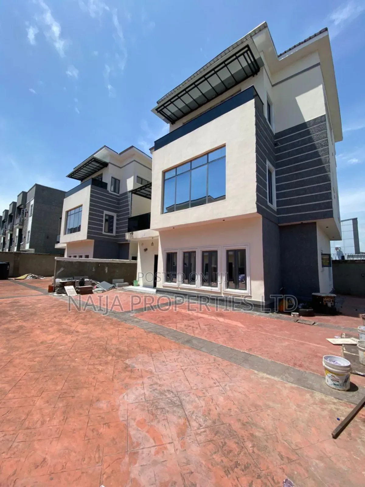 4bdrm Duplex in Lekki Phase 1 for sale in Lekki Phase 1