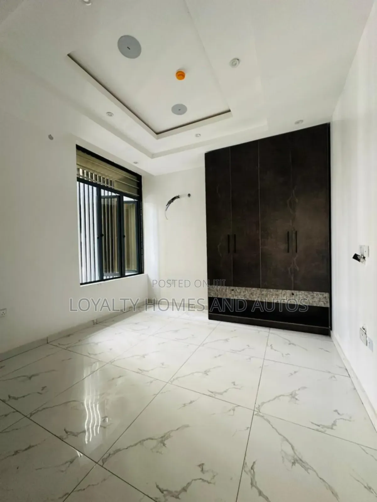 Furnished 5bdrm Duplex in Omole Phase 1 for sale in Omole Phase 1