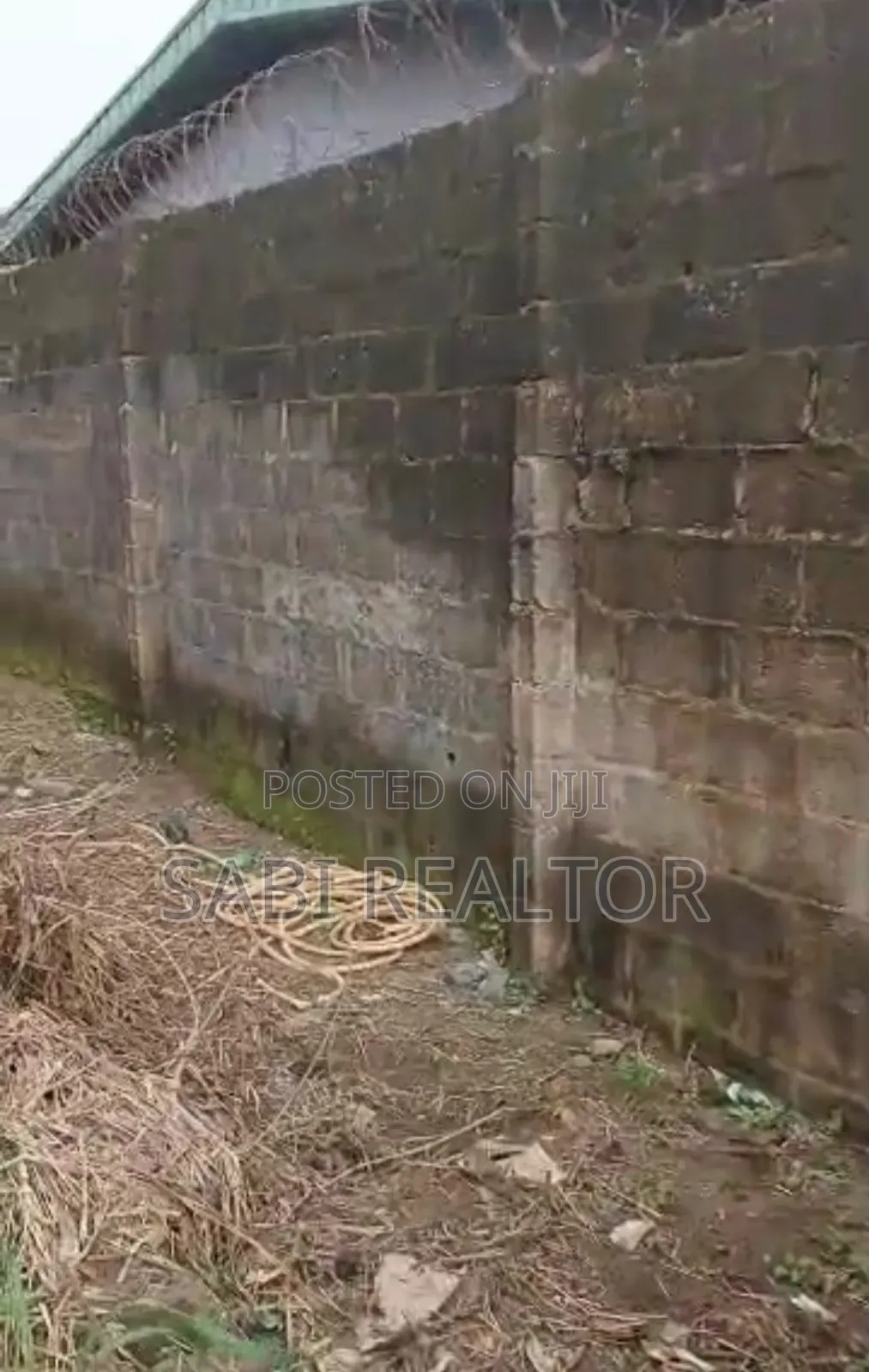 Uncompleted 3 Units of Mini Flat on 60*60ft at Alaja Road Megida Ayobo in Ayobo