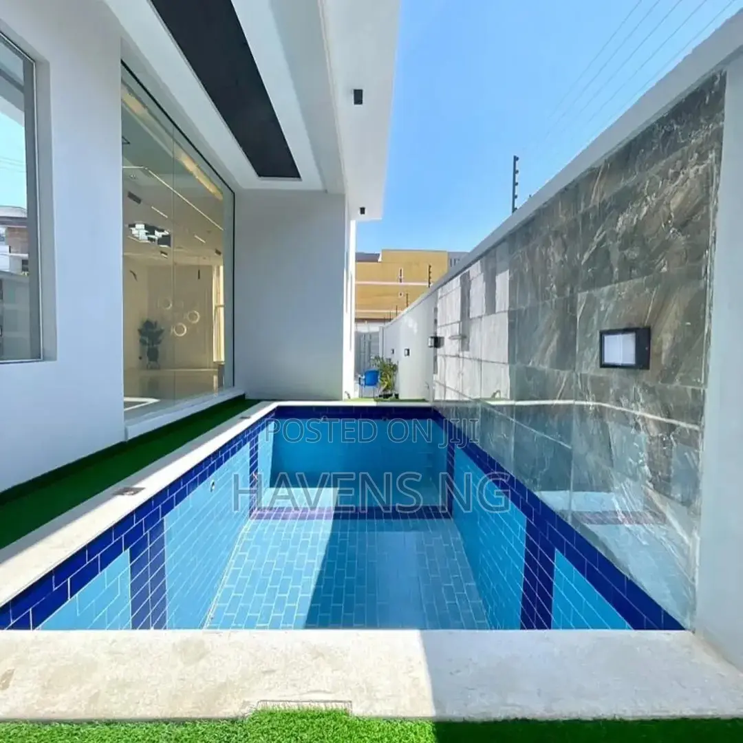 5bdrm Duplex in Lekki Phase 1 for sale in Lekki Phase 1
