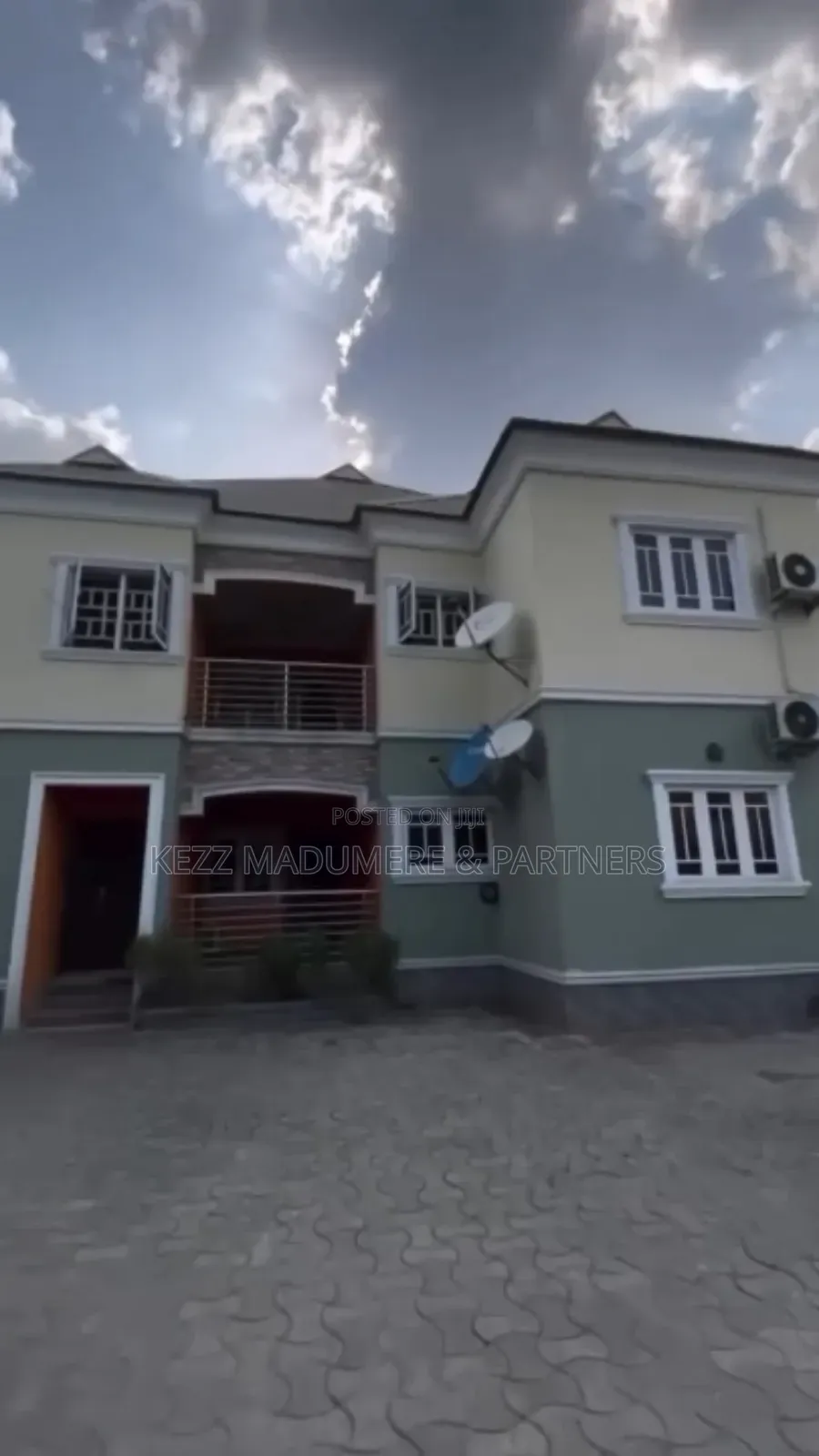 3bdrm Block of Flats in Shell Cooperative, Port-Harcourt for sale in Port-Harcourt