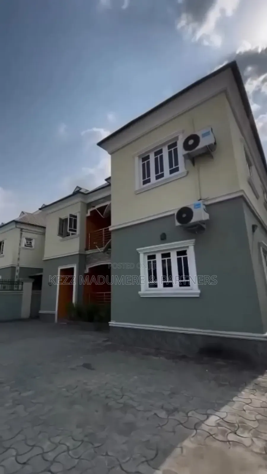 3bdrm Block of Flats in Shell Cooperative, Port-Harcourt for sale in Port-Harcourt