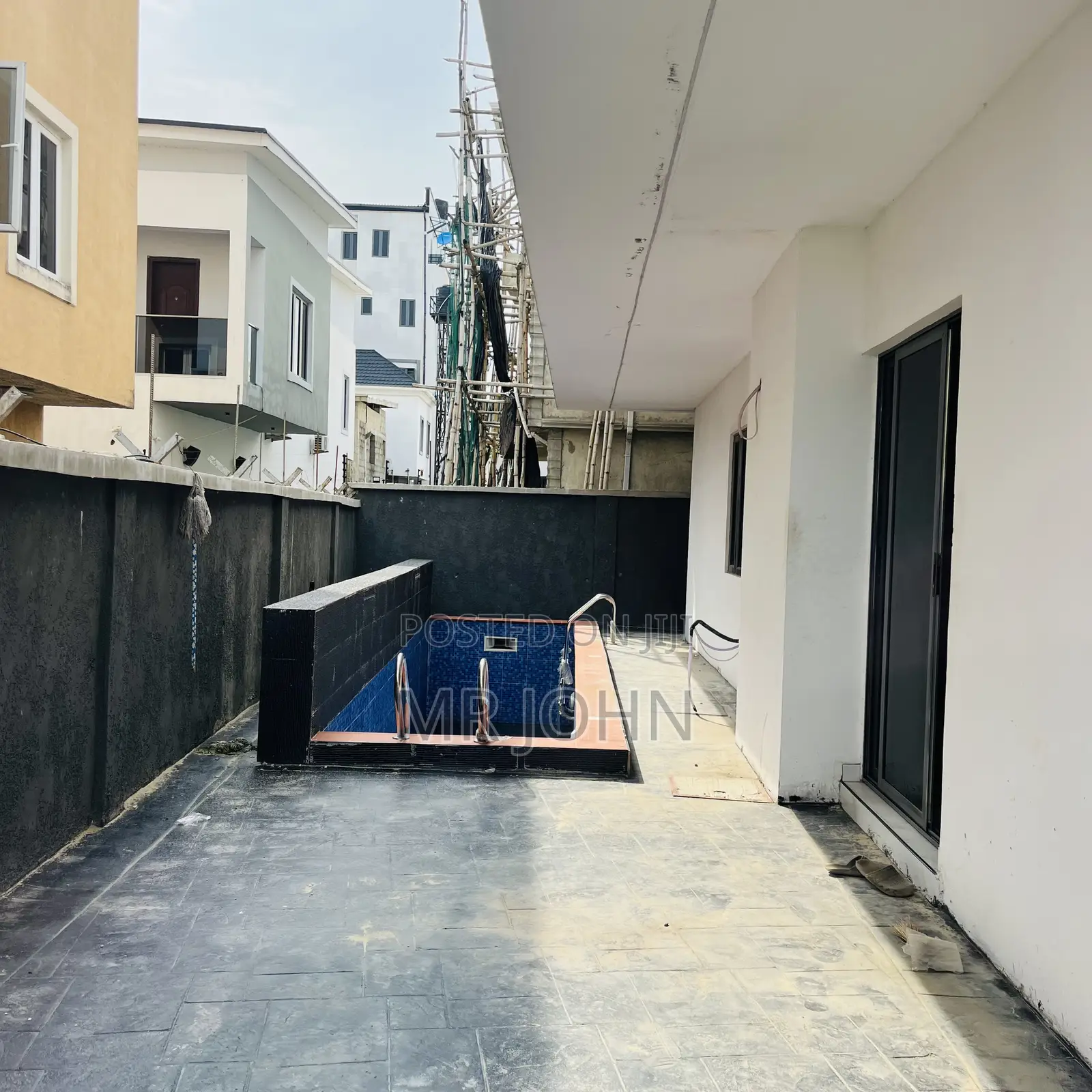 5bdrm House in New Road, Lekki for sale in Lekki