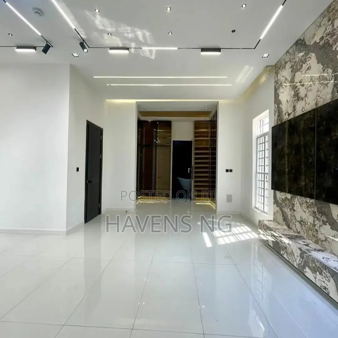 5bdrm Duplex in Lekki Phase 1 for sale in Lekki Phase 1