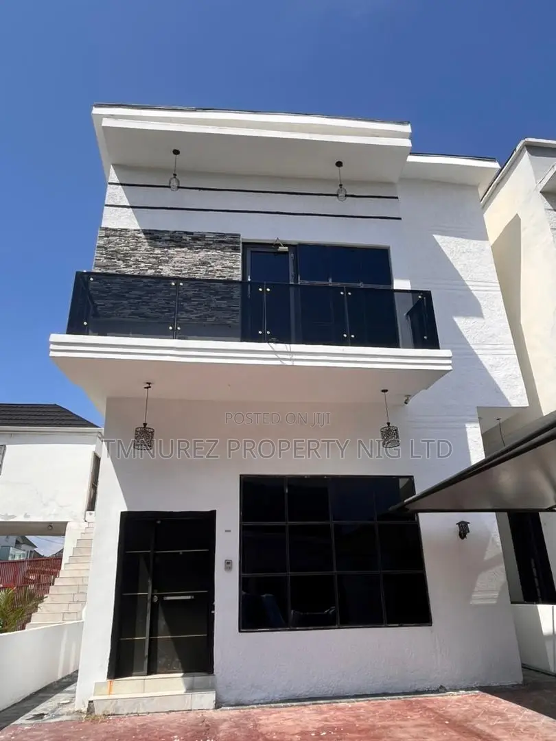 4bdrm Duplex in Ikota for rent in Ikota