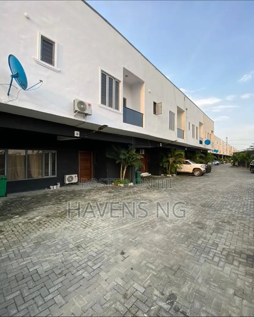 4bdrm Duplex in Ikota for sale in Ikota