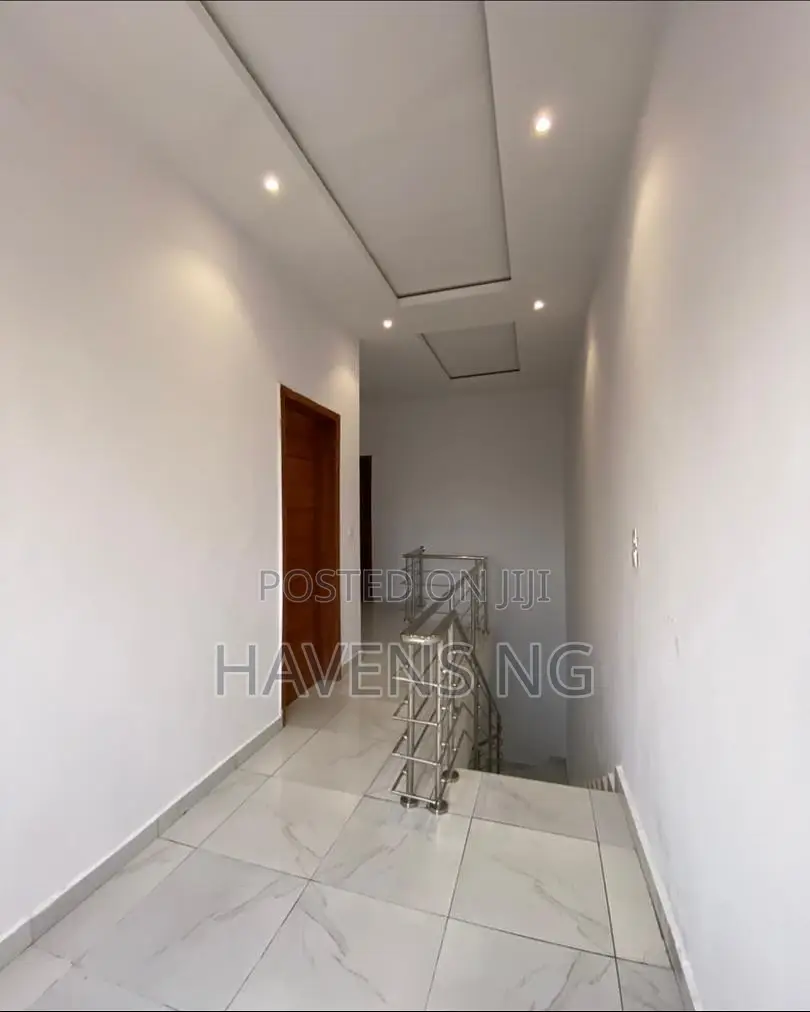 4bdrm Duplex in Ikota for sale in Ikota