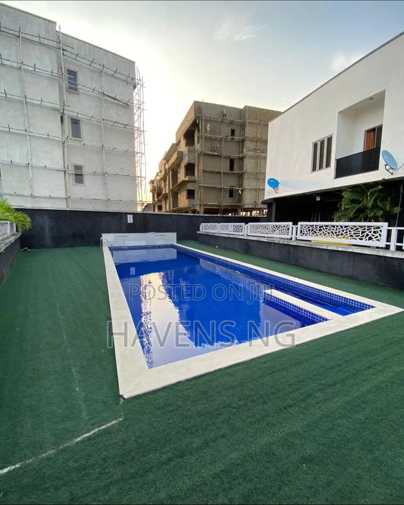 4bdrm Duplex in Ikota for sale in Ikota