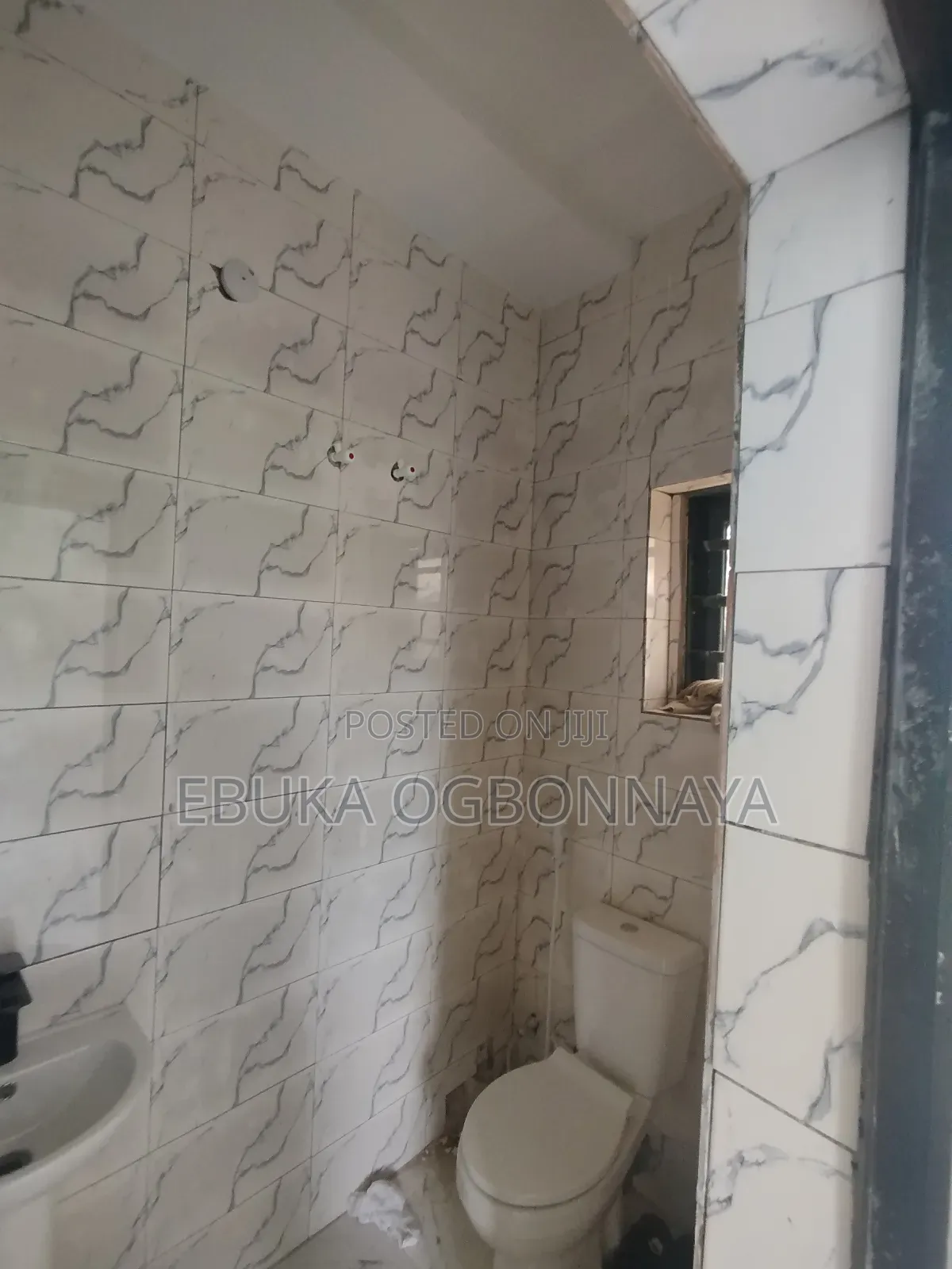 2bdrm Block of Flats in Apu Road, Off, Obio-Akpor for rent in Obio-Akpor