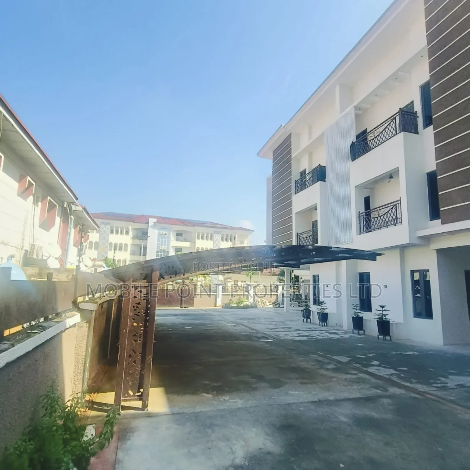 Furnished 5bdrm Townhouse/Terrace in Utako for sale in Utako