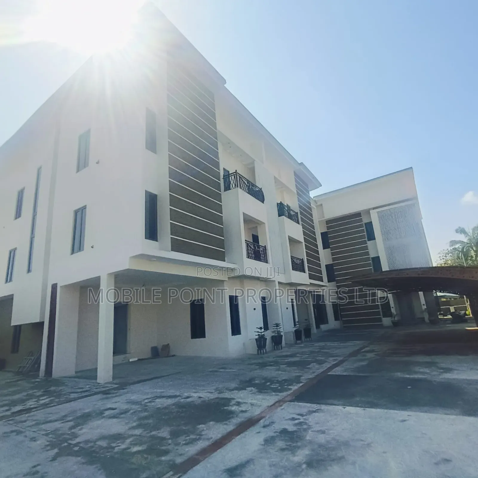 Furnished 5bdrm Townhouse/Terrace in Utako for sale in Utako