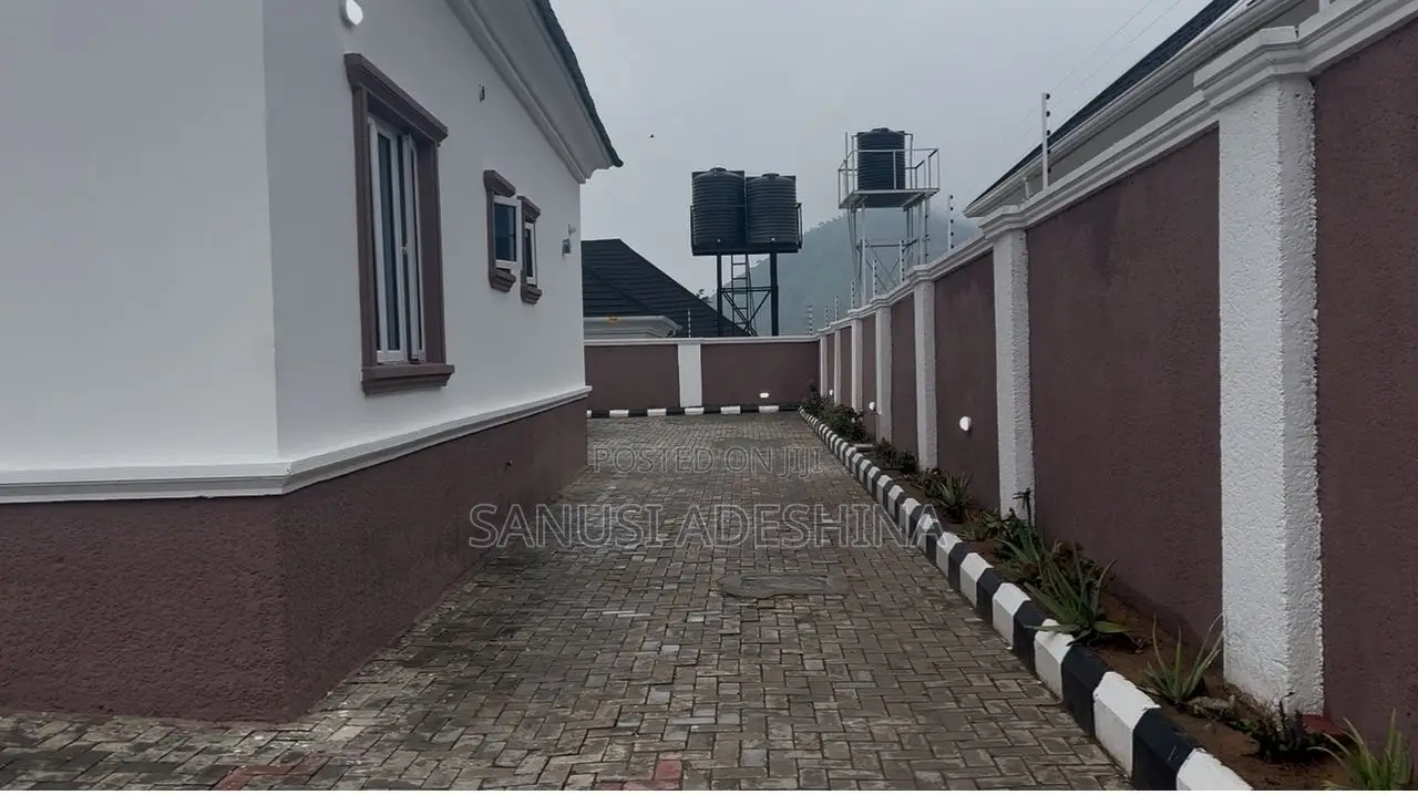 5bdrm House in 600, Gwarinpa for sale in Gwarinpa