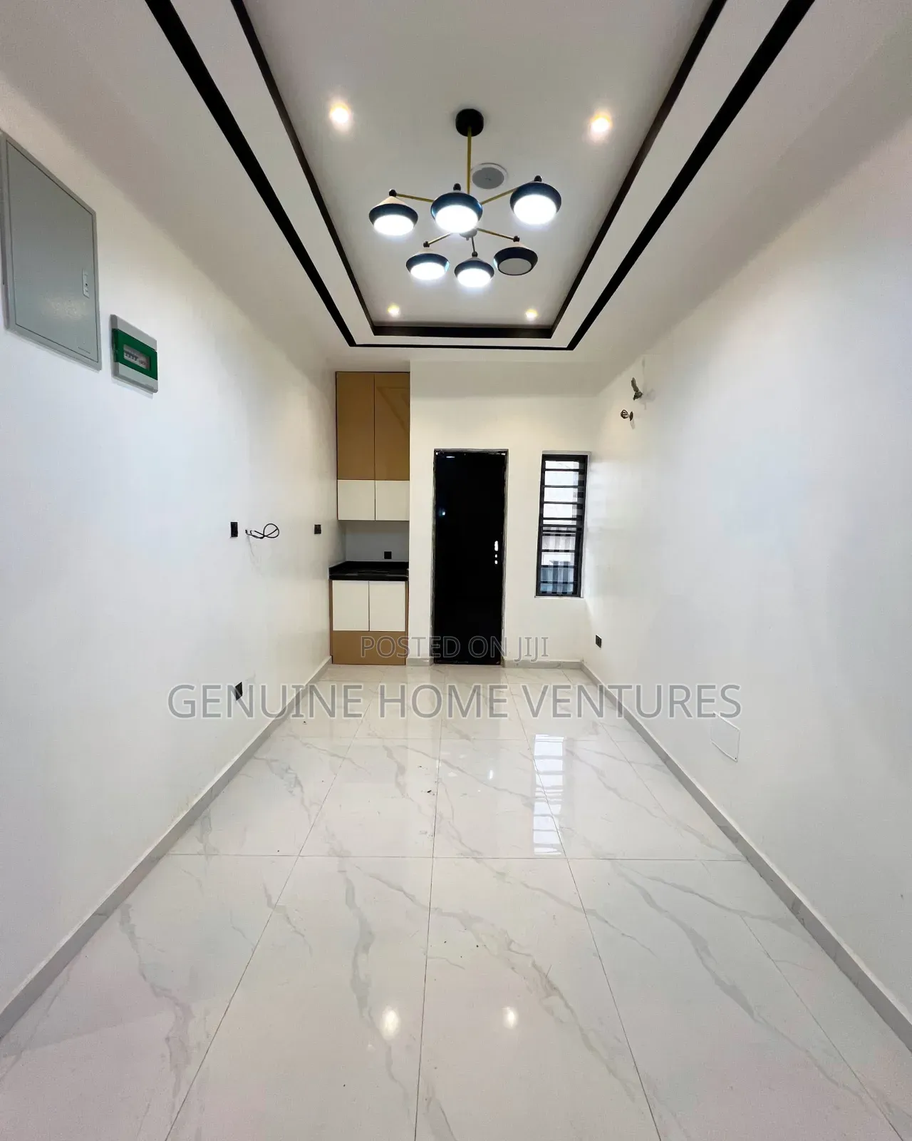 6bdrm Duplex in Bera Estate Chevron for sale in Chevron