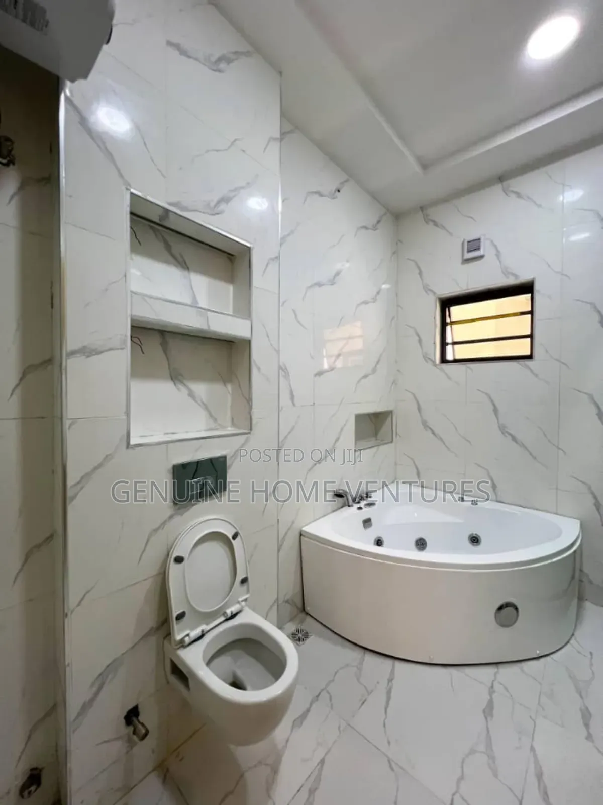 4bdrm Duplex in Bera Estate Chevron for sale in Chevron
