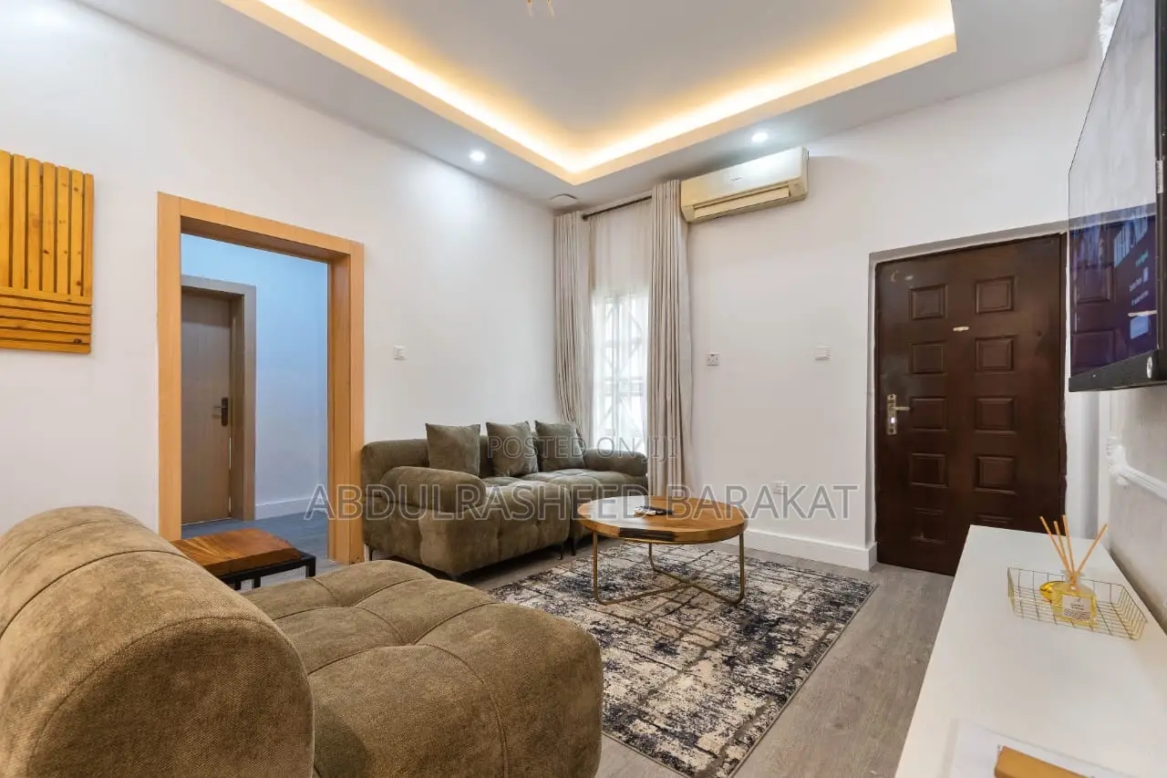 Brand New Luxury 1 Bedroom Apartment With Pool Snooker in Victoria Island